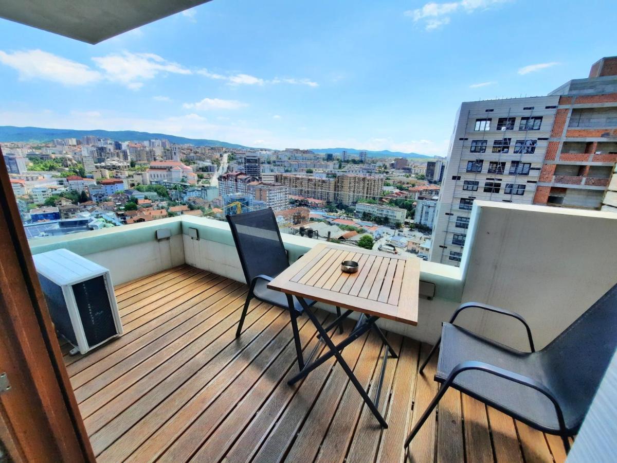 Luxury Sky View Apartment Pristina Esterno foto