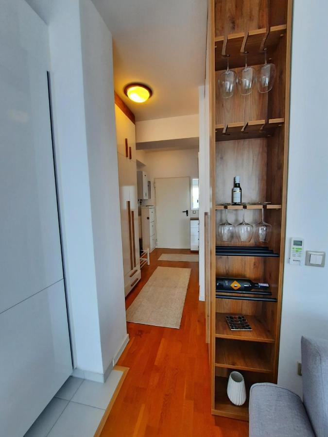Luxury Sky View Apartment Pristina Esterno foto