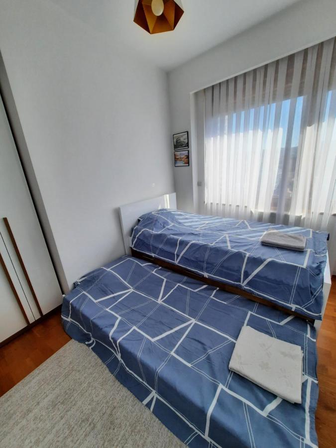 Luxury Sky View Apartment Pristina Esterno foto