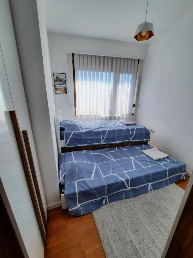 Luxury Sky View Apartment Pristina Esterno foto