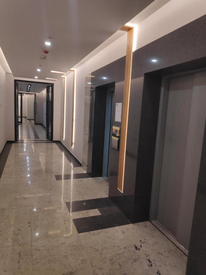 Luxury Sky View Apartment Pristina Esterno foto