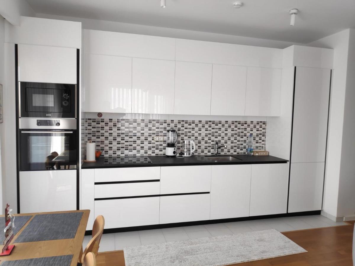 Luxury Sky View Apartment Pristina Esterno foto