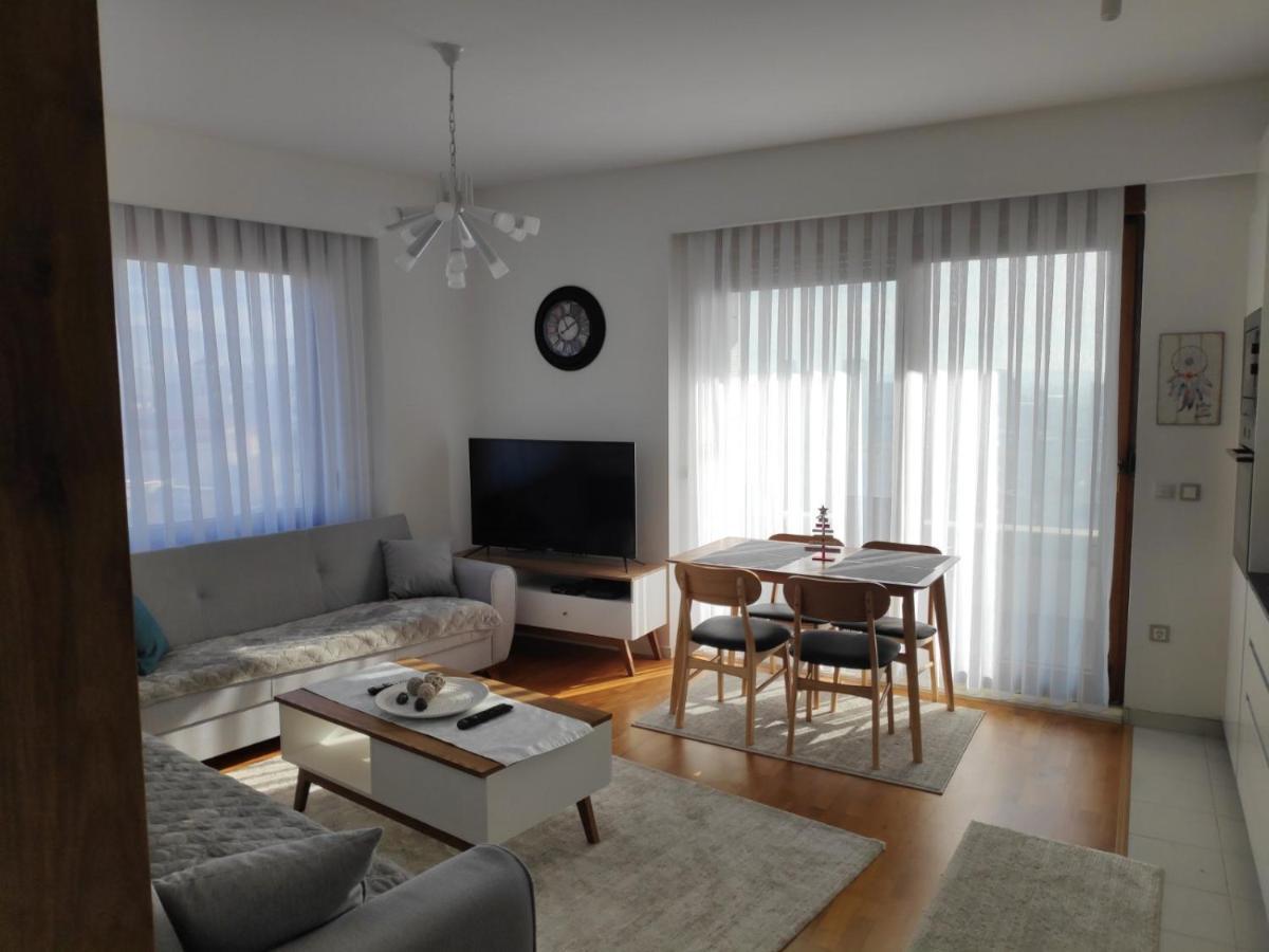 Luxury Sky View Apartment Pristina Esterno foto
