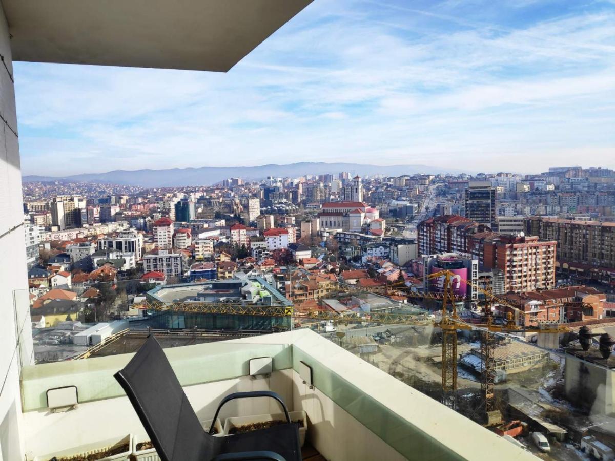 Luxury Sky View Apartment Pristina Esterno foto