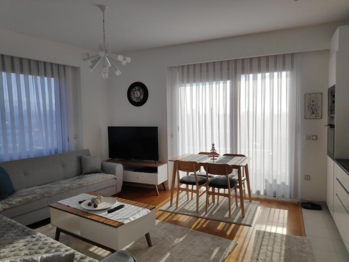 Luxury Sky View Apartment Pristina Esterno foto